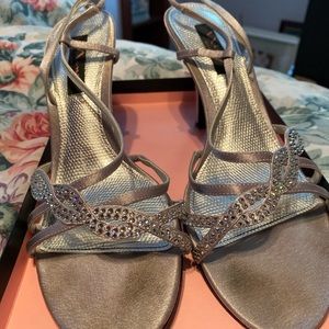 Nina silver heels 9.5